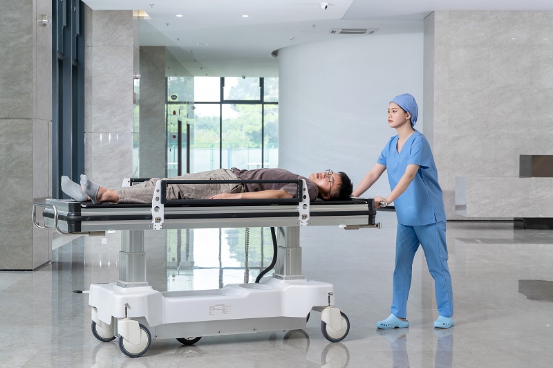 ¿Cómo trasladar al paciente en cama de forma segura?